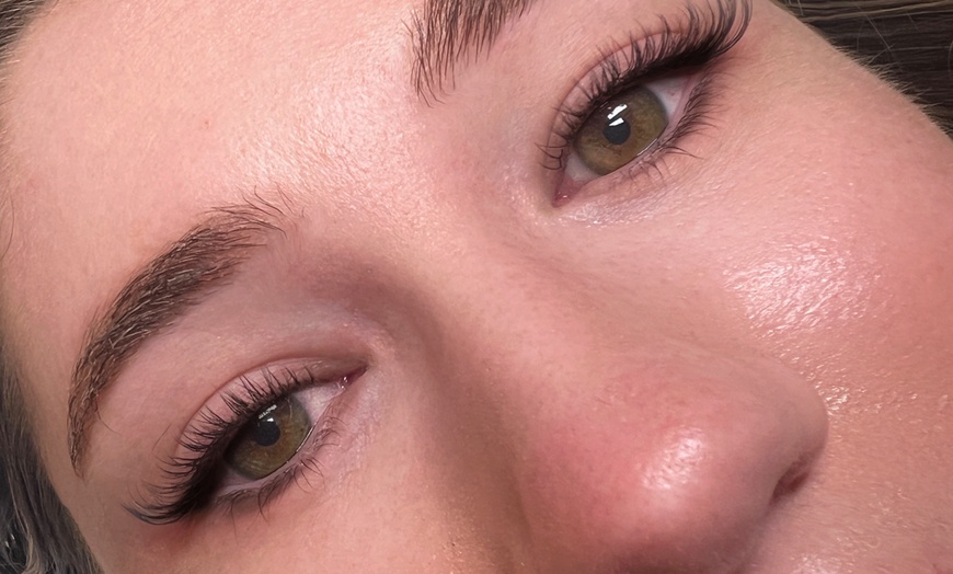 Image 3: Up to 37% Off on Eyelash Extensions at CHANGE