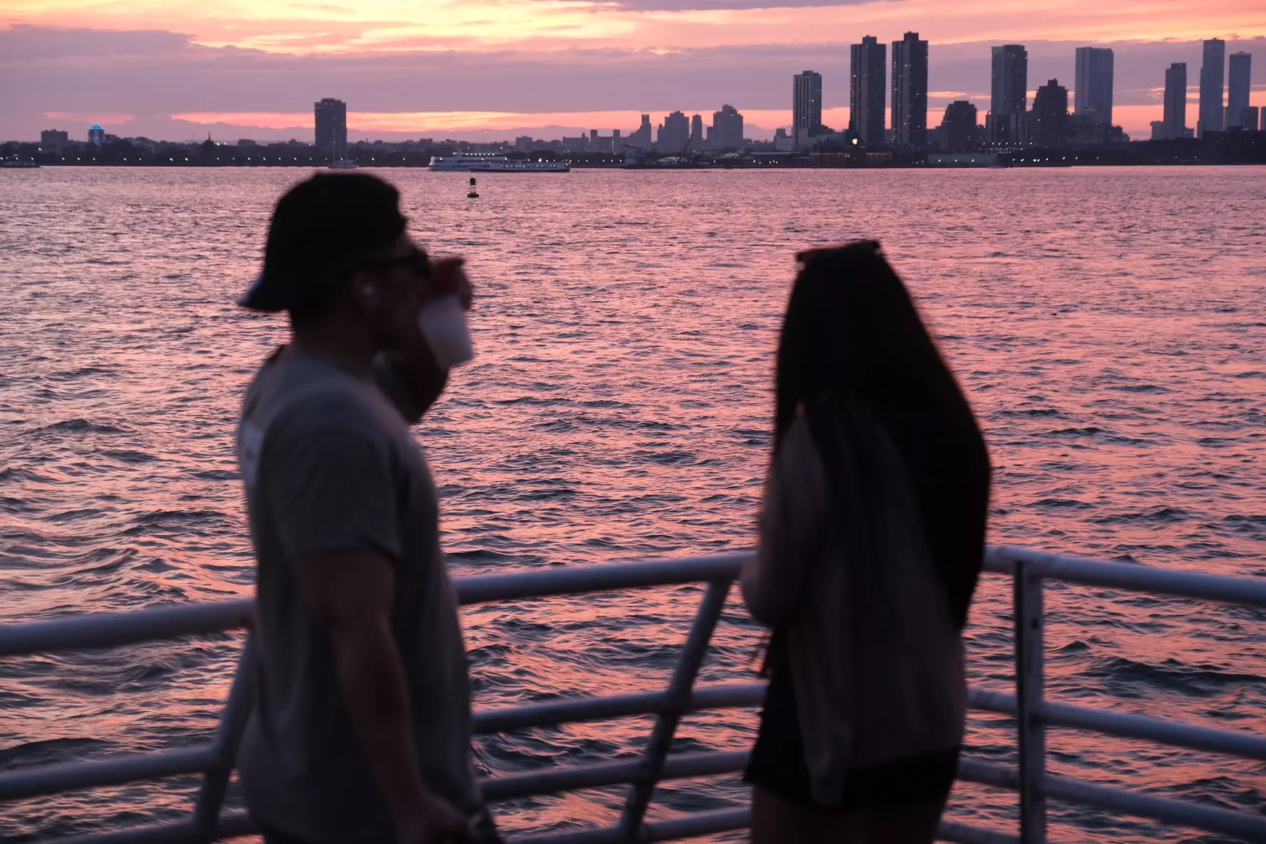 Enjoy a Scenic NYC Evening Cruise with Iconic Views During Sunset