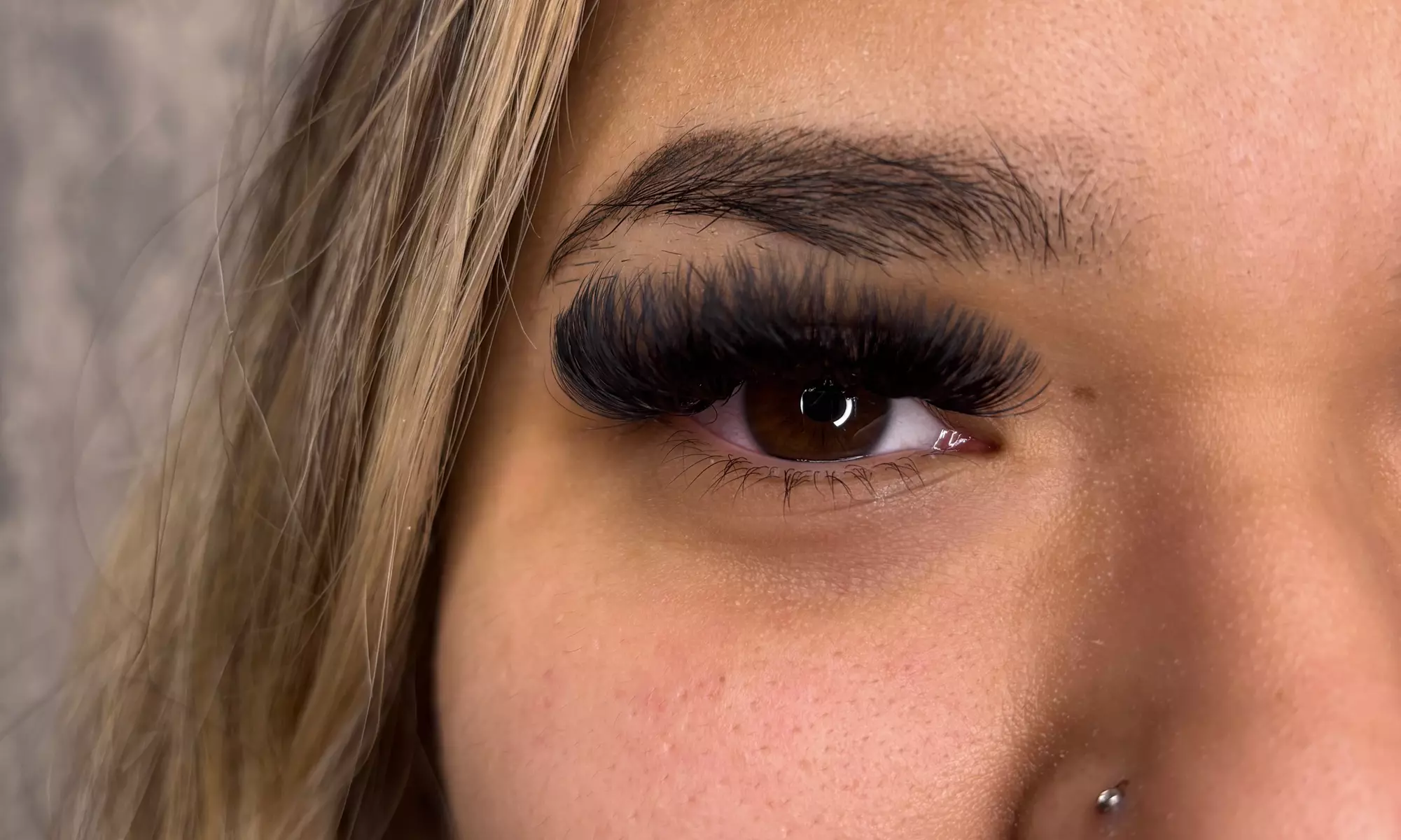 Full Set of Volume w/ or w/o Refill or Eyelash Extensions + Bottoms