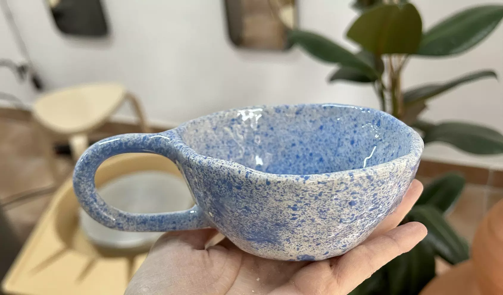 Taller de cerámica de 2 h con copa de vino para 1 o 2 personas