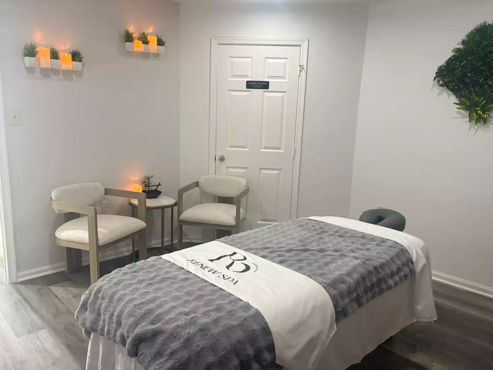 60–90 Min Couples Massage with Foot, Hot Stones & Essential Oils