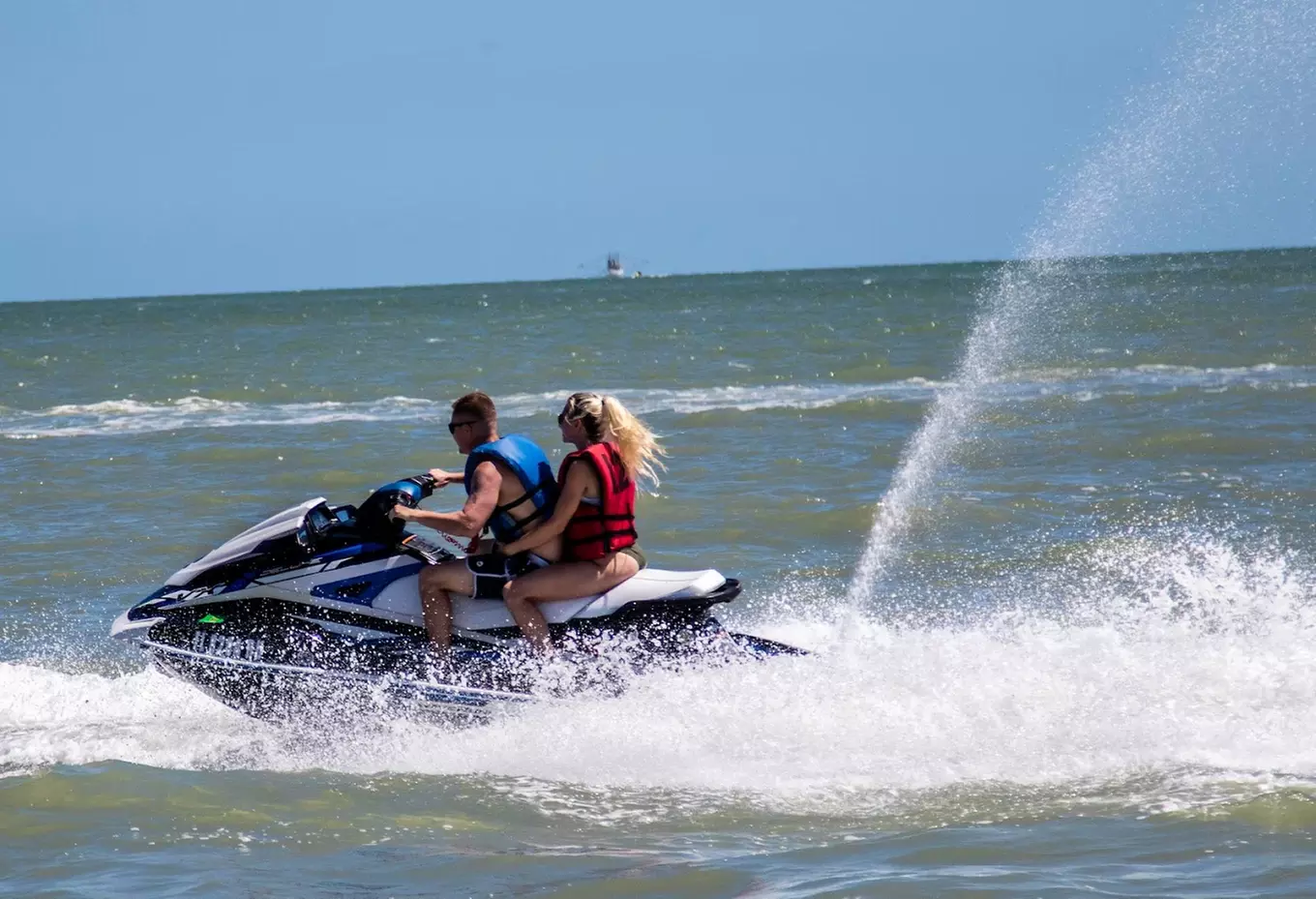 Thrilling Jet Ski Rentals & Relaxing Beach Day Packages in Fort Myers Beach