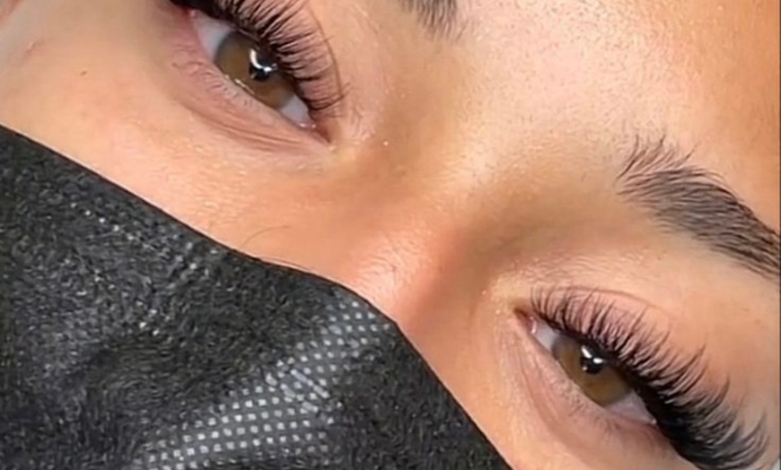 Image 1: Extensions de cils au choix à Hayleebeauty Lash