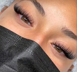 Extension de cils, pose cils à cils naturelle - Hayleebeauty_Lash