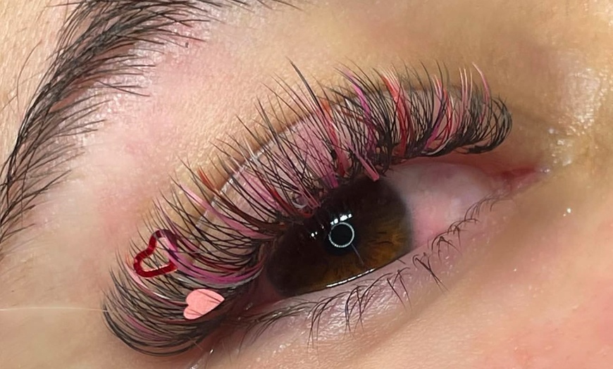 Image 2: Extensions de cils avec méthode au choix avec Dark doll house
