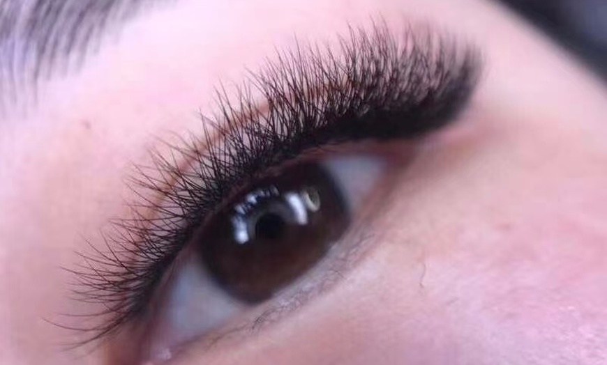Image 3: Up to 37% Off on Eyelash Extensions at summer nail spa &lash