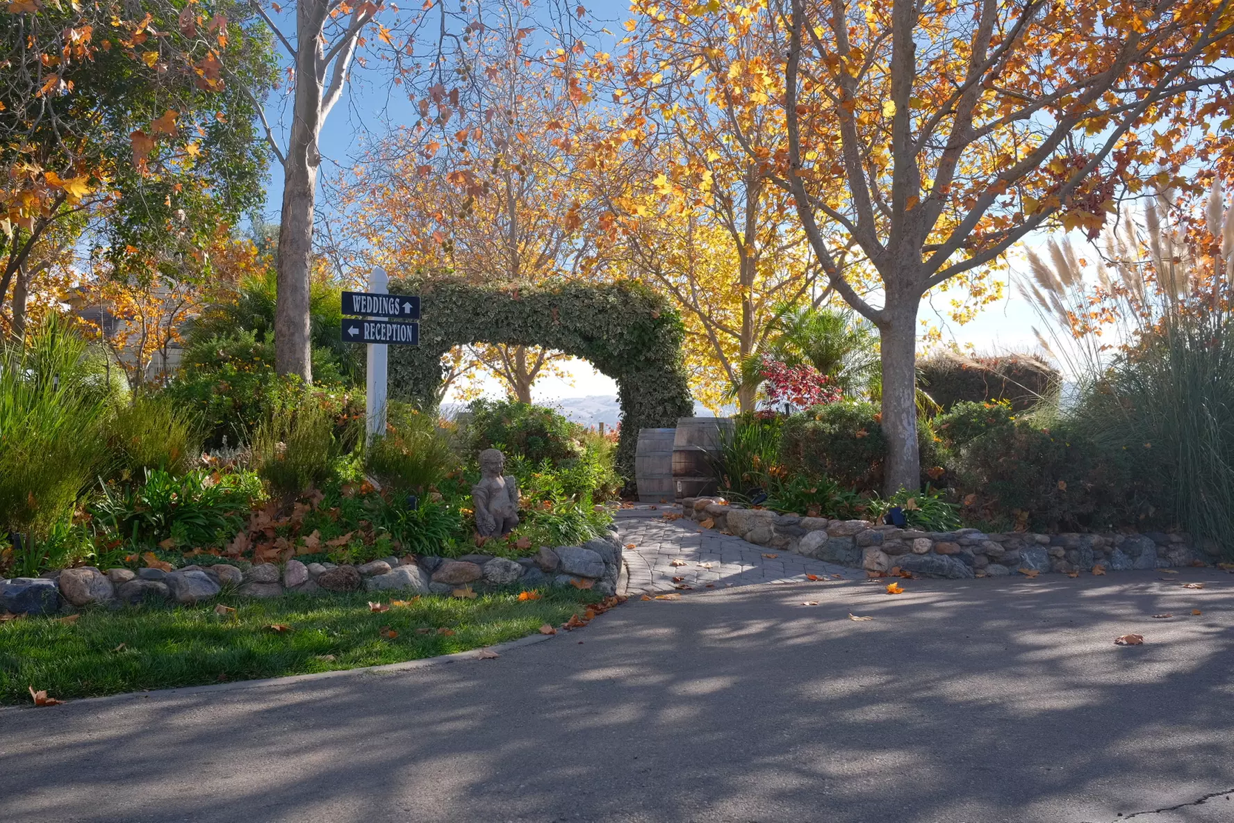 Delight w/ Tasting for Two w/ Mini Charcuterie Box or Tasting For Four