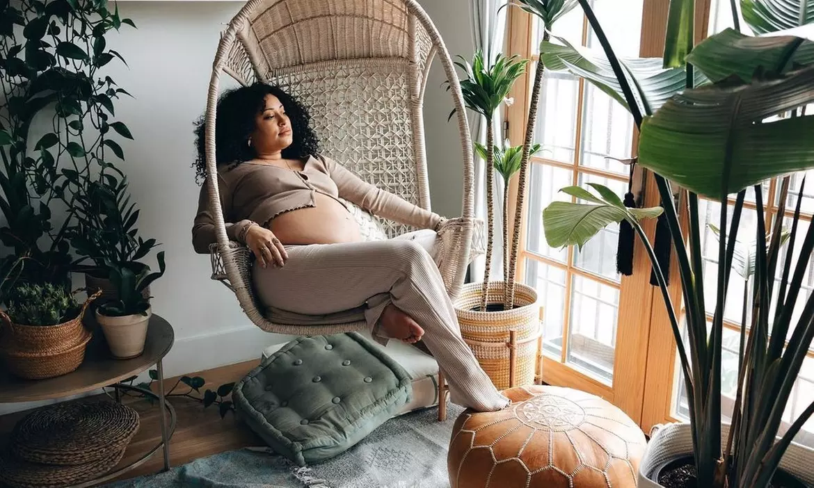 Capture Motherhood's Beauty with a Maternity Photo Shoot