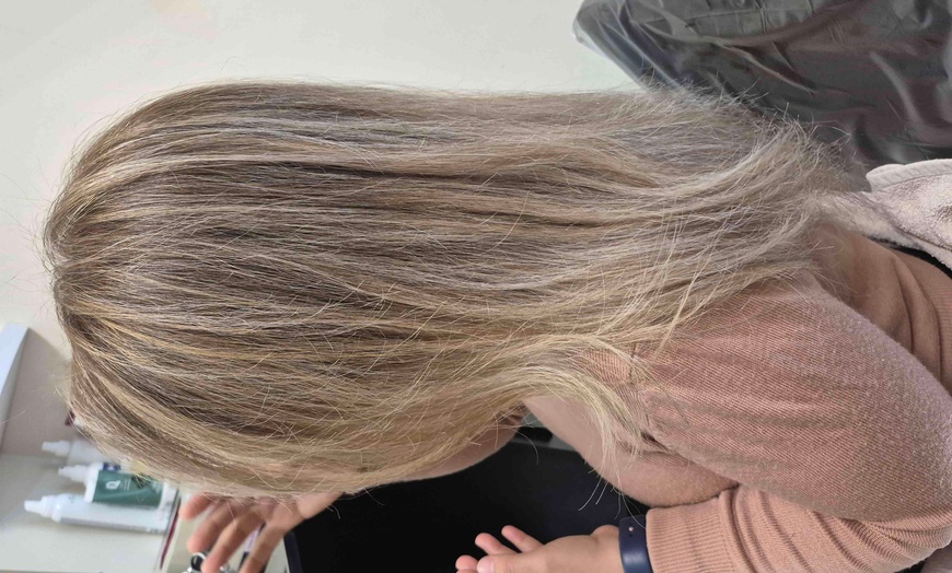Image 4: Up to 70% Off on Salon - Hair Colour / Highlights at Just Beauty Salon
