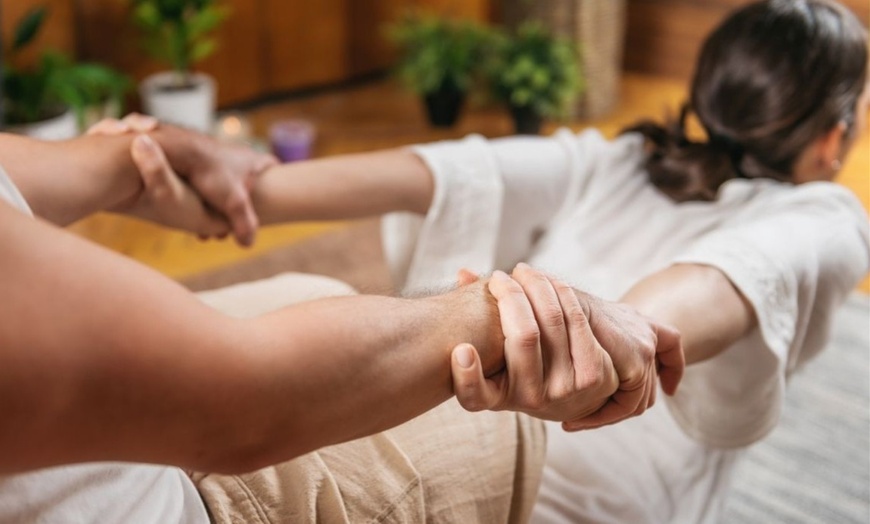 Image 3: Thai Massage Packages: 1, 2 or 3 Sessions