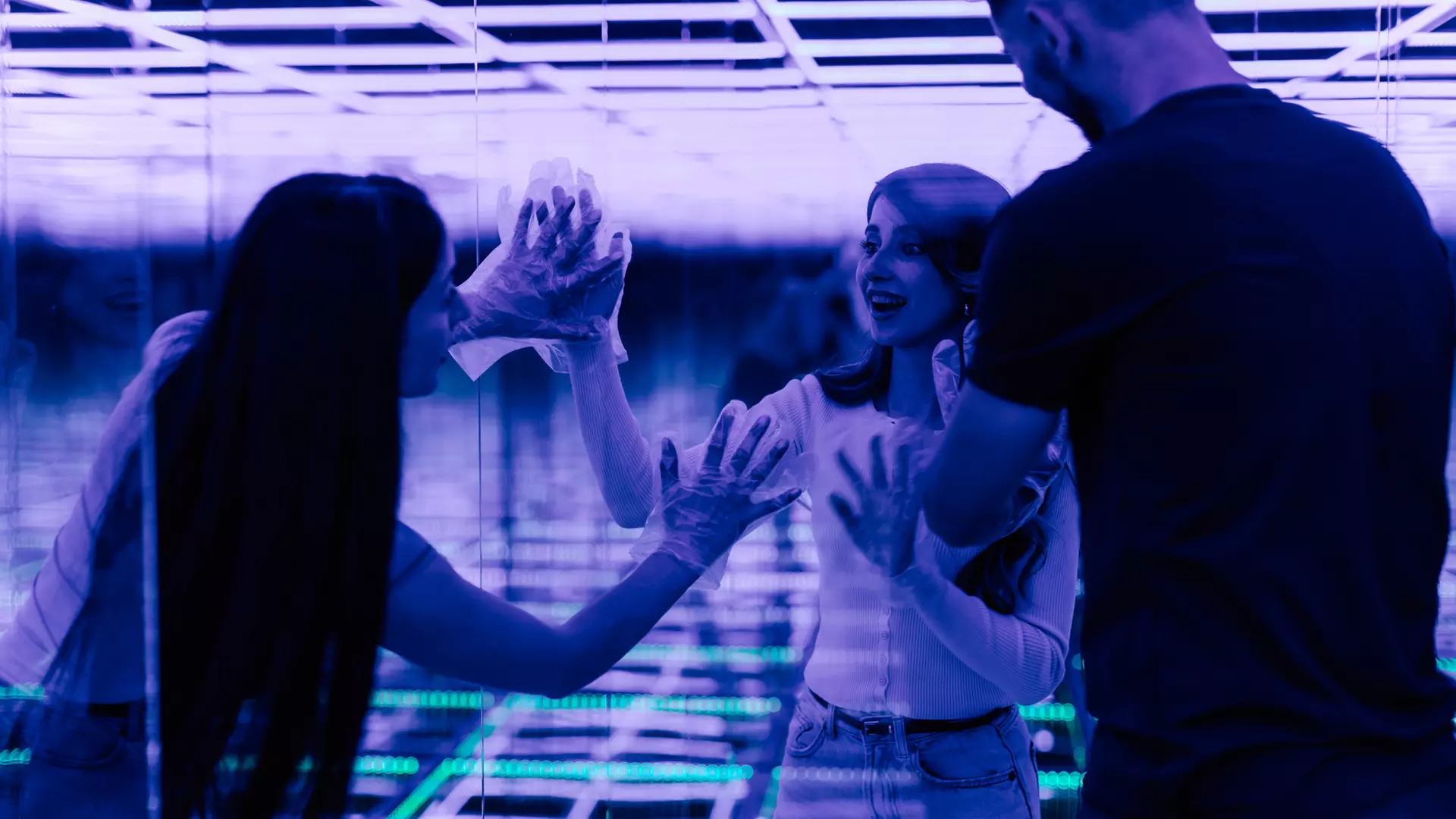 Odkryj magiczny świat Szklanego Labiryntu! Bilet wstępu dla 1-3 osób w House of Attractions (do -26%) - Image 3