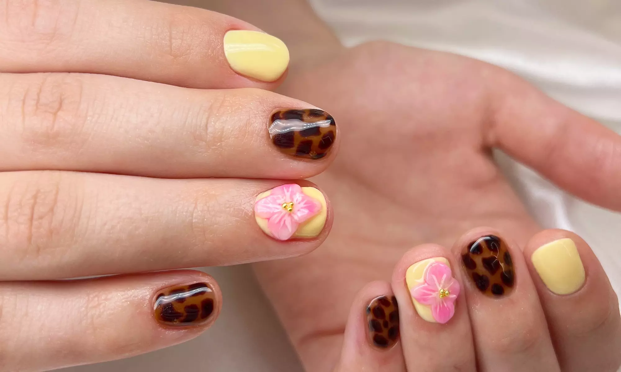 Ongles parfaits en gel ou semi-permanent, mains sublimes au quotidien