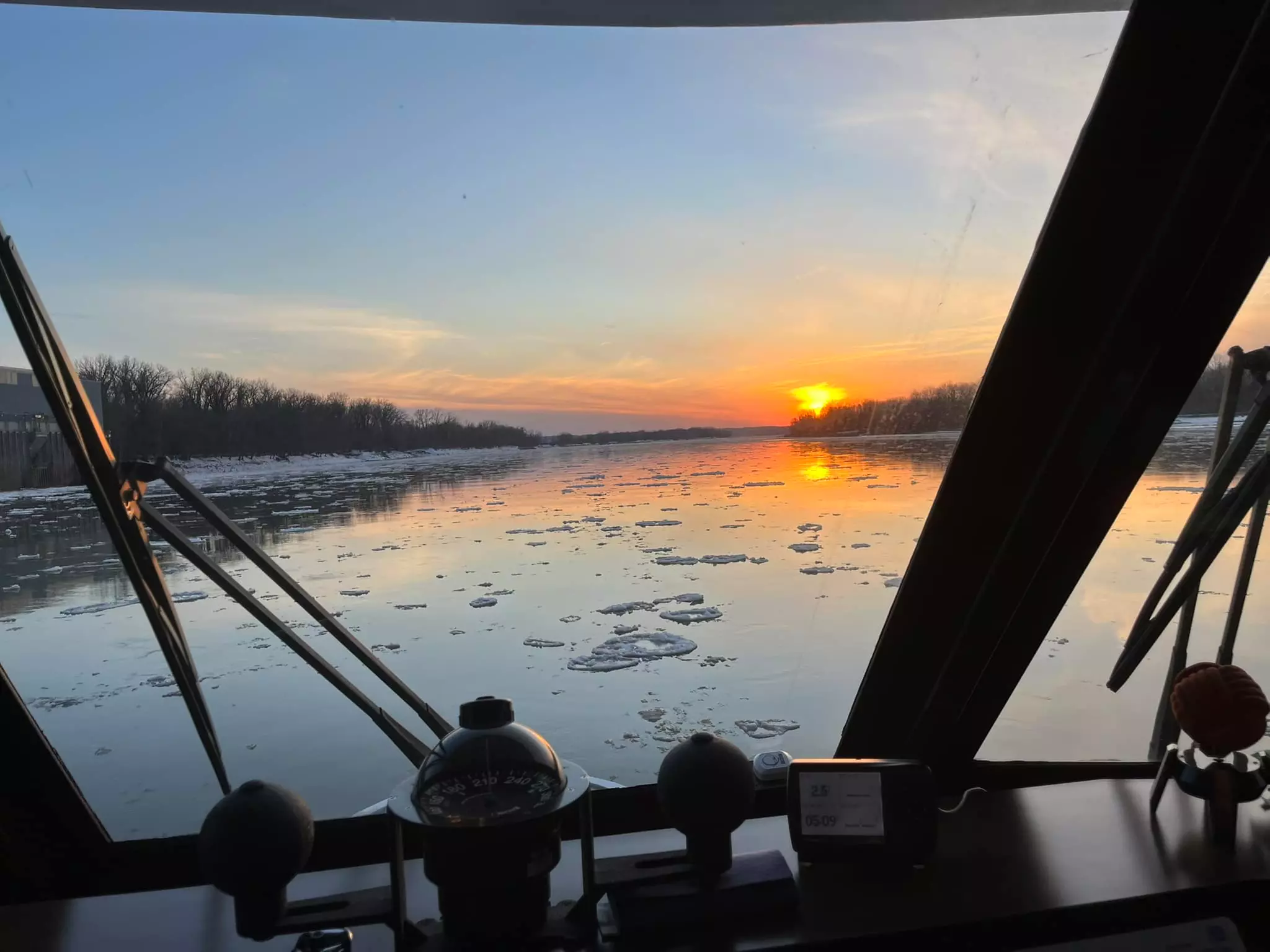 Missouri River Cruise – Luxury Narrated Yacht Tour