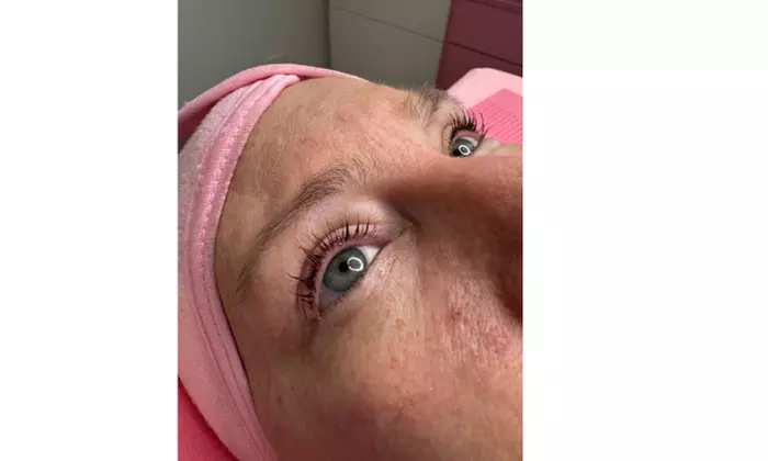 One Eyelash Lift w/ a choice of Tinting Treatment