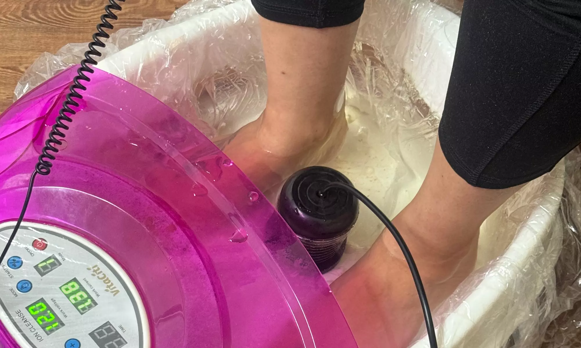 1,3 or 5 30 Minute Ionic Detox Foot Bath Treatment