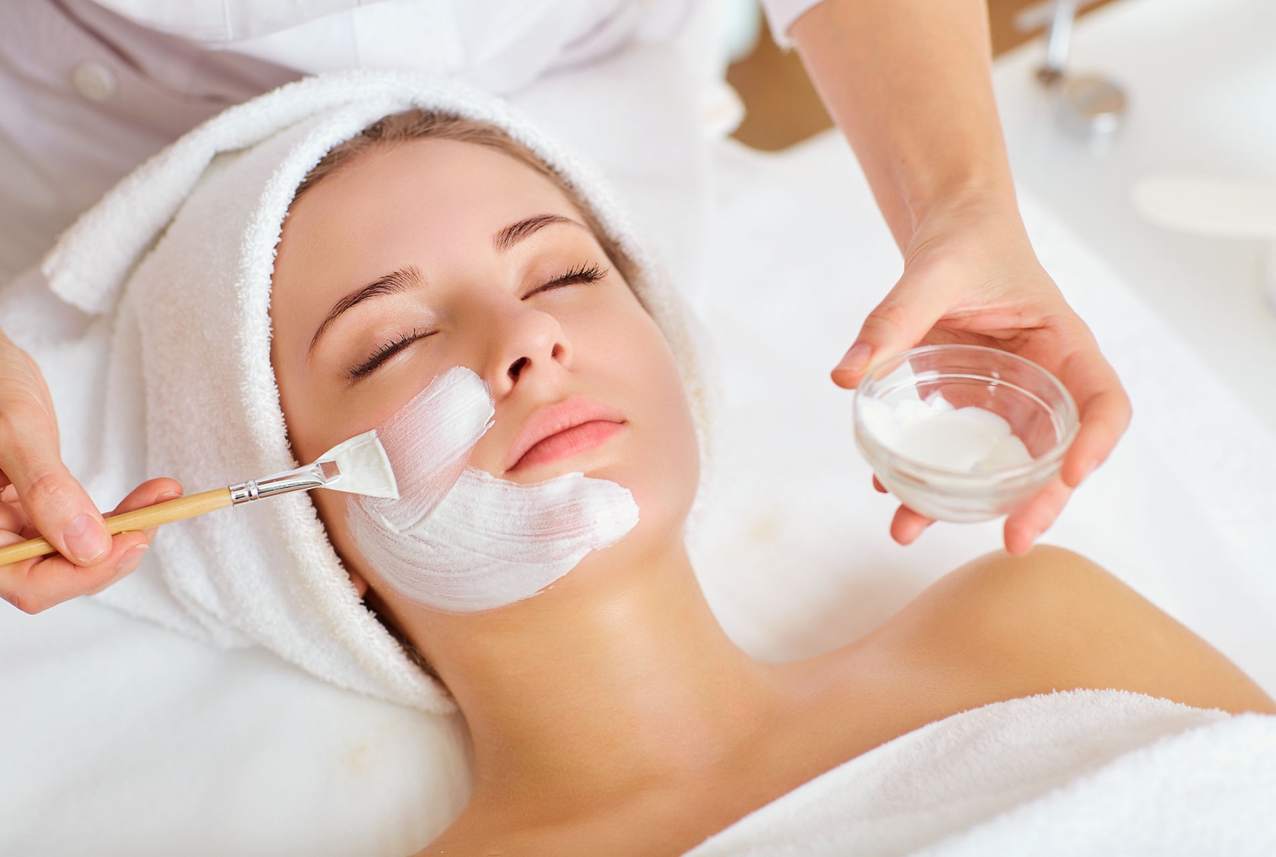 Oxygen Therapy Facial – Standalone or with Peel & Microdermabrasion