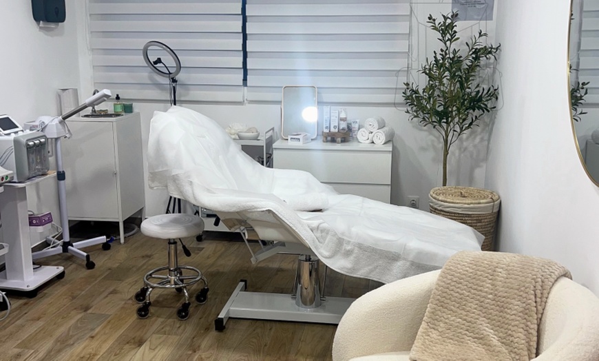 Image 1: Jusqu'à 46% de remise sur Soins du visage - Hydrafacial chez Bella Addict
