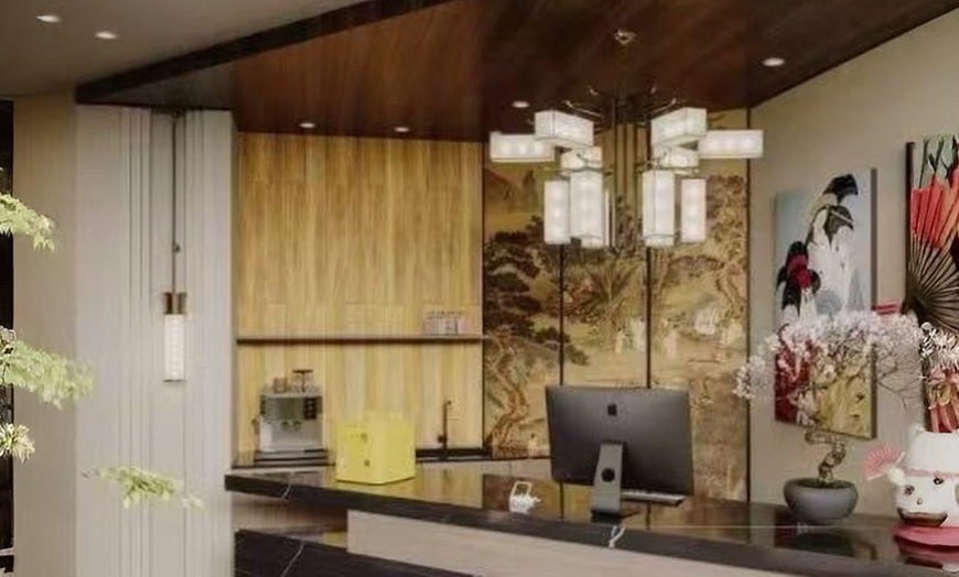 Image 6: 40 or 60-Minute Signature Foot Massage, Swedish, Aromatherapy, & More