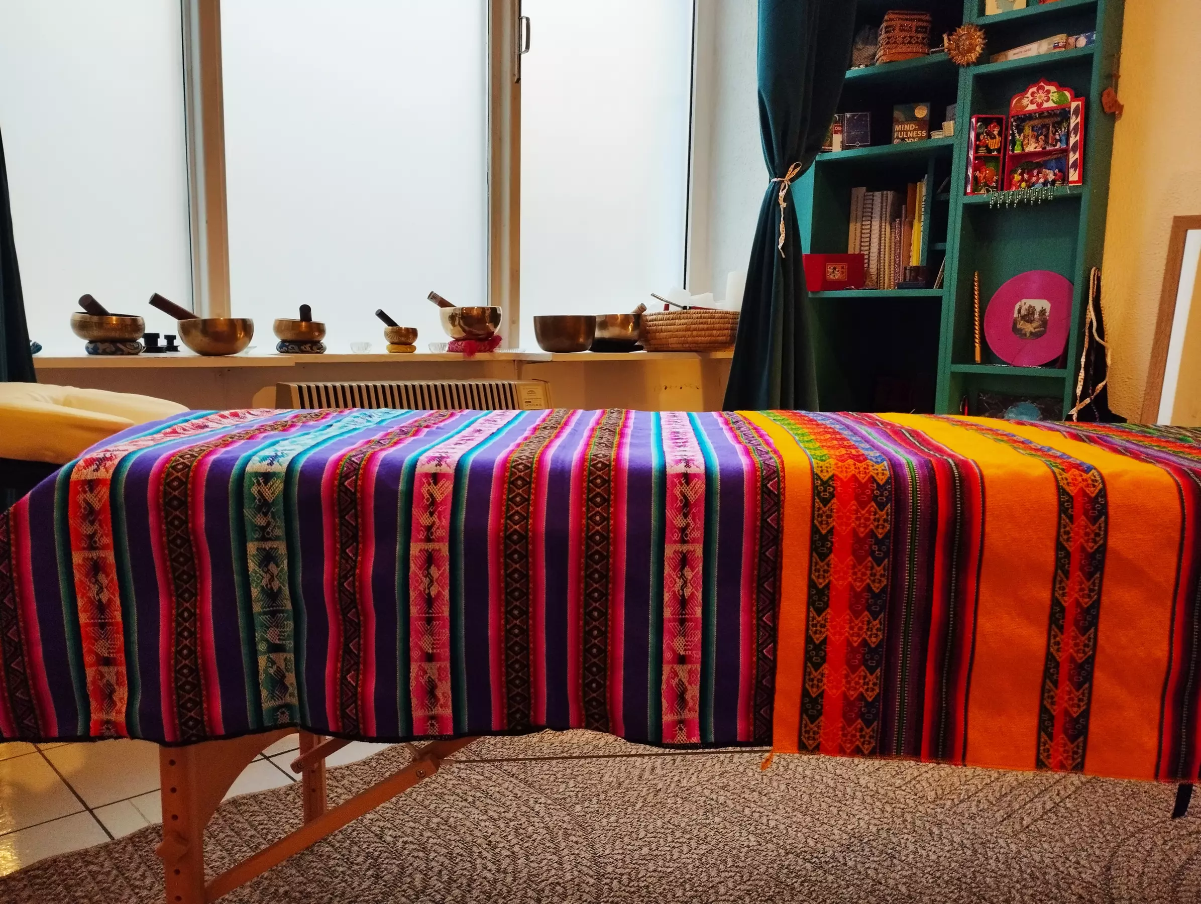 Voyage vibratoire : massage énergétique de 55 min. ou 75  min. de soins par le son (jusqu'à 43% de remise)