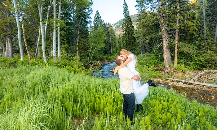 Outdoor Engagement Photography Sessions for Special Moments