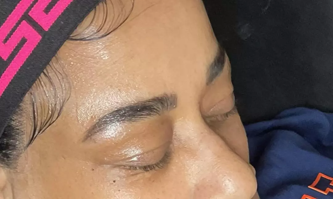 Smooth Finish with One Eyebrow / Upper Lip Waxing