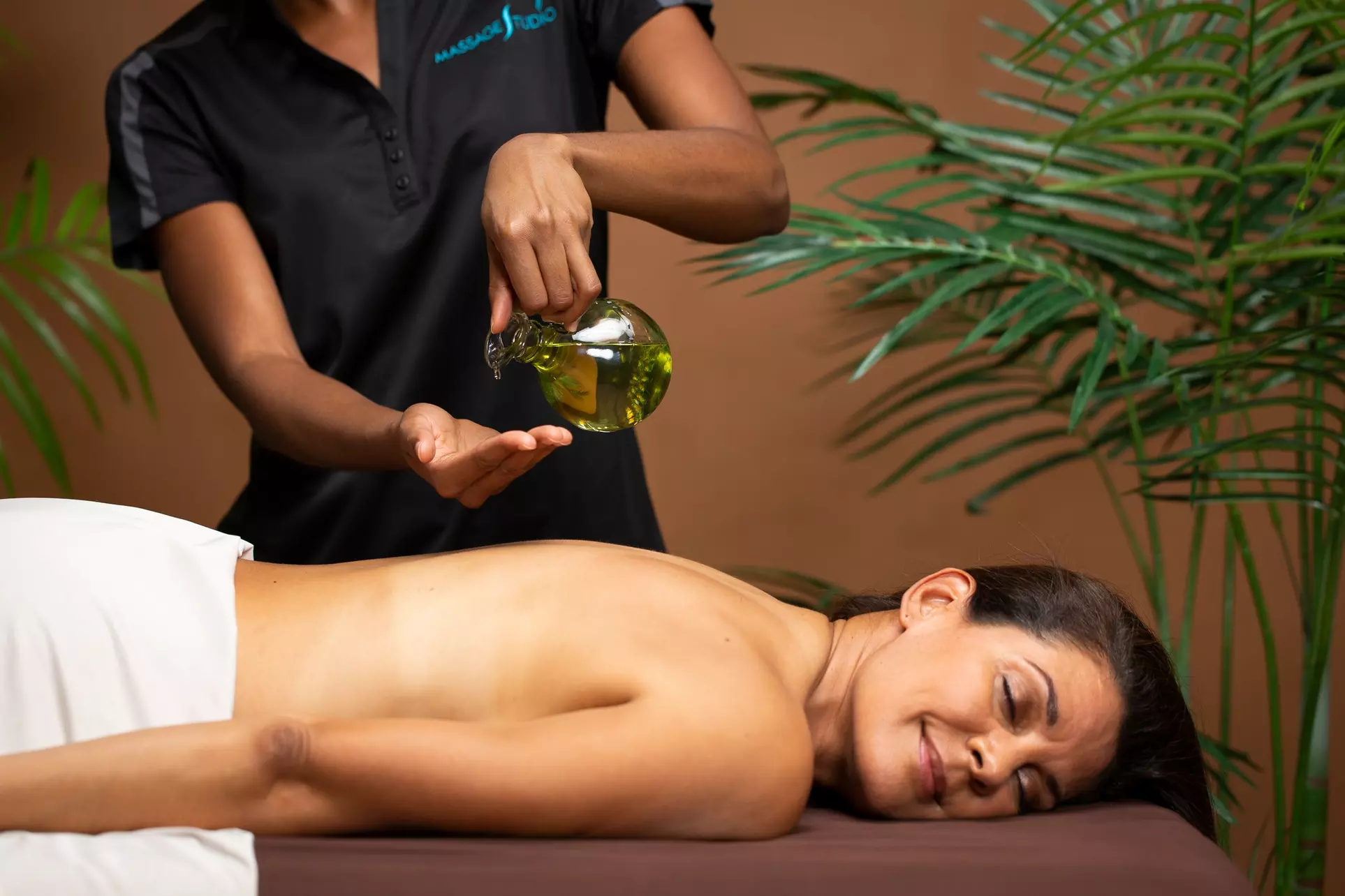 Up to 30% Off on Full Body Massage at renew spa