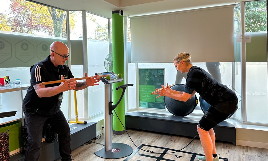 Image 1: EMS-Training & Faszien-Behandlung