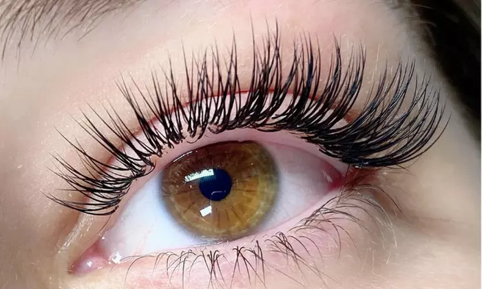 Achieve Glamorous Lashes with Eyelash Extensions
