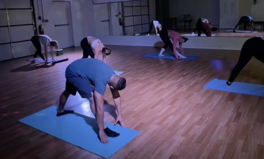 Image 3: Join a Stretch & Sculpt Class for 1 or 2 classes/Week for a Month