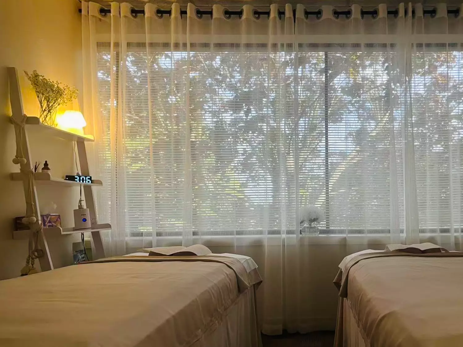 Relax & Rejuvenate: Therapeutic Massage Packages at Yun Essence Spa