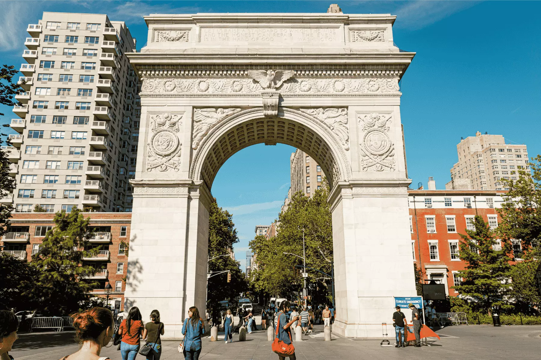 Christmas Cupcake & Sweets Walking Tour – New York