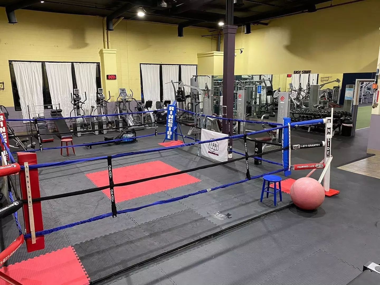 Dive into JAB Fitness for a month of unlimited classes, personal training, and extras with up to 47% off.