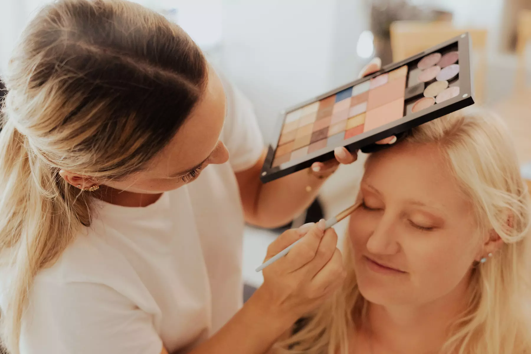 Schulung für Tages-Make-up inkl. Getränken bei Beauty.by.Susi (50% sparen) - Primary Image