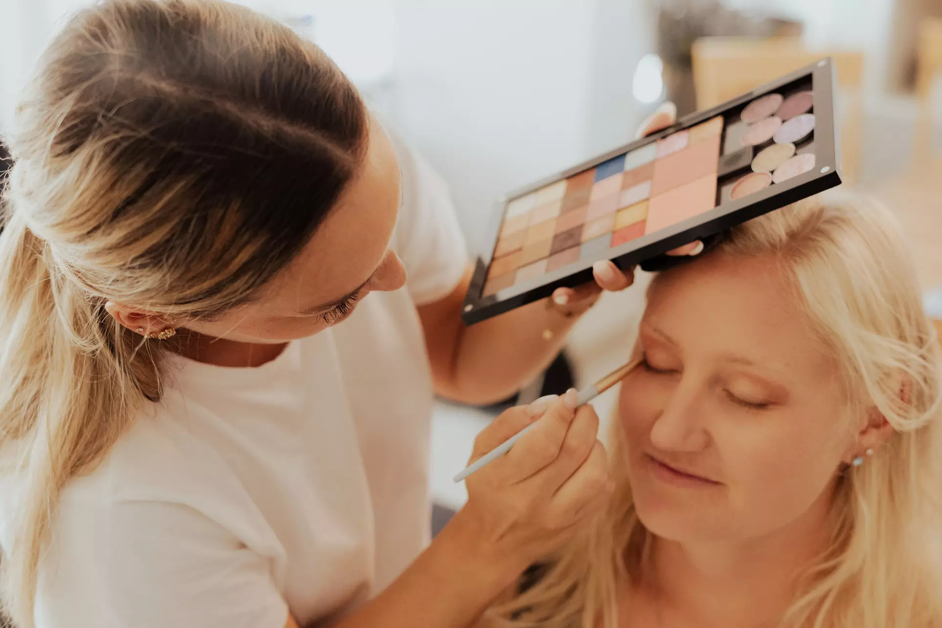 Schulung für Tages-Make-up inkl. Getränken bei Beauty.by.Susi (50% sparen) - Primary Image