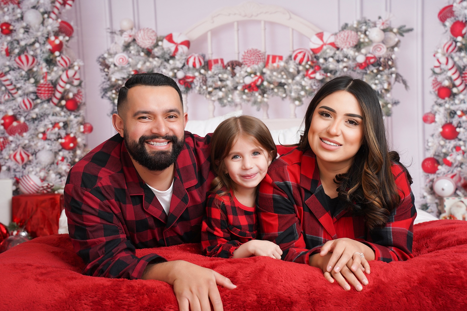 15 or 30-Minute In-Studio Photography Session with a Photo Package