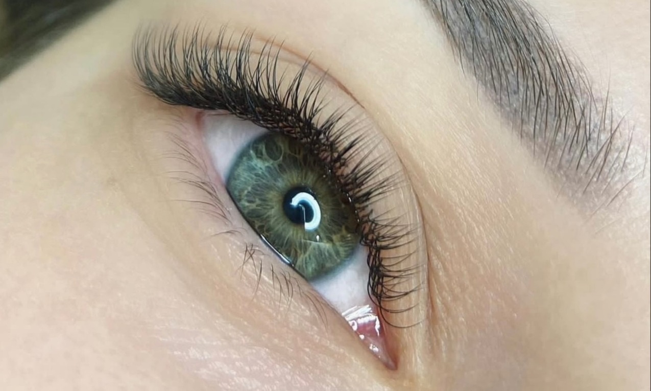 Up to 64% Off on Eyelash Extensions at 5C Blink