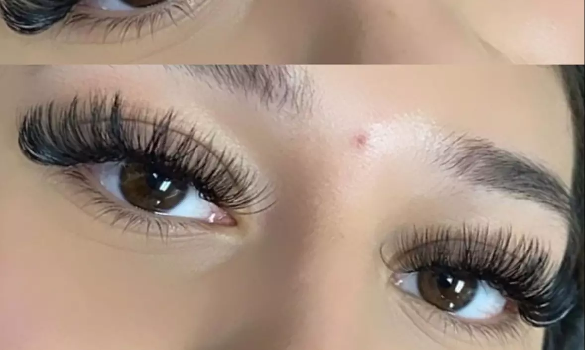 Up to 38% Off on Eyelash Extensions at Lemongrass Spa - Second Medium