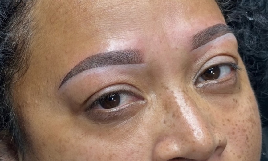 Image 4: Maquillage semi-permanent des sourcils avec l'Institut Lisa Mendes
