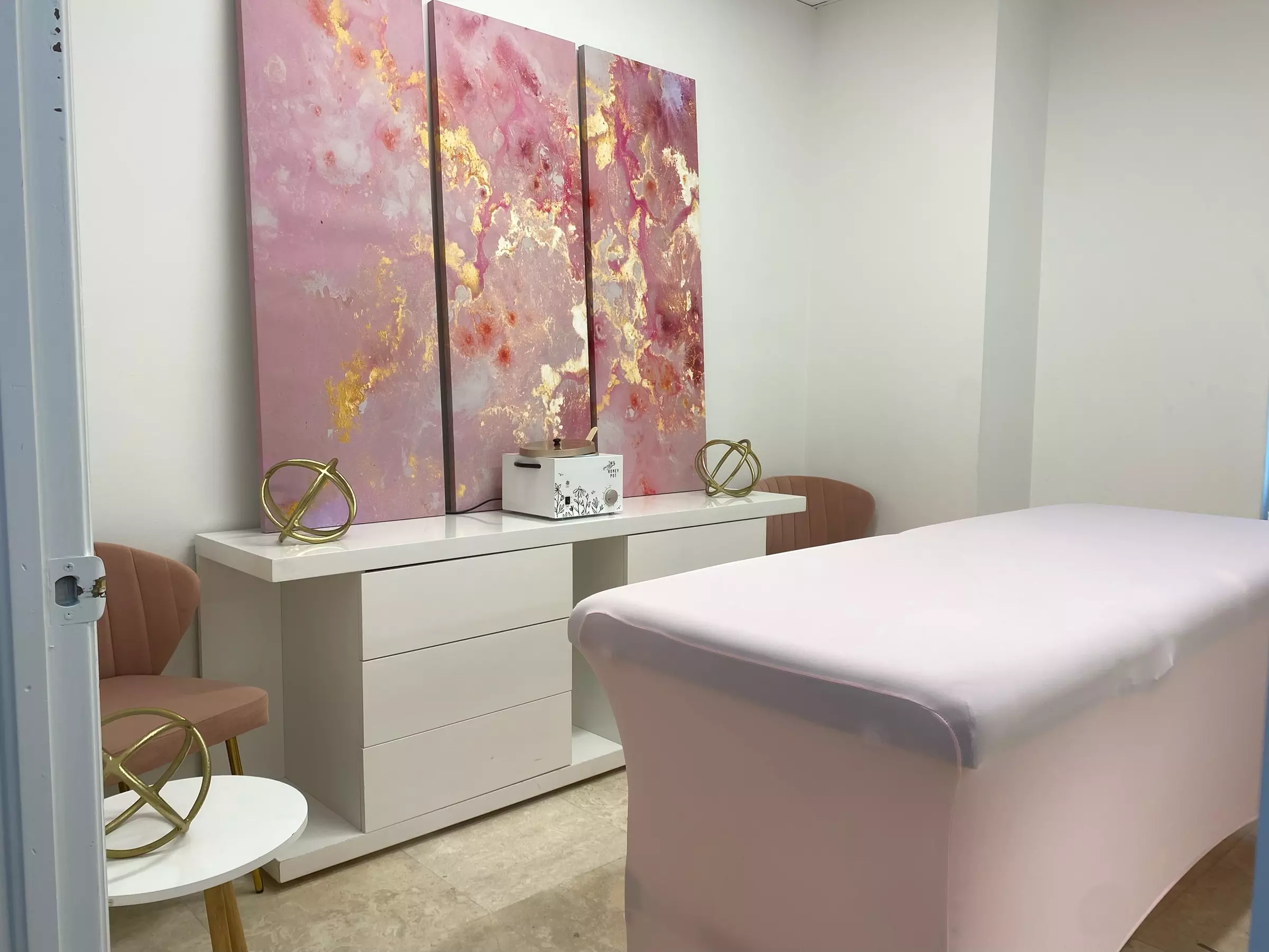 Veronikas Wax offers diverse Brazilian and Bikini waxing options for up to 48% off - Second Medium
