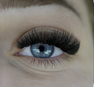 One Full Set of Classic Eyelash Extensions