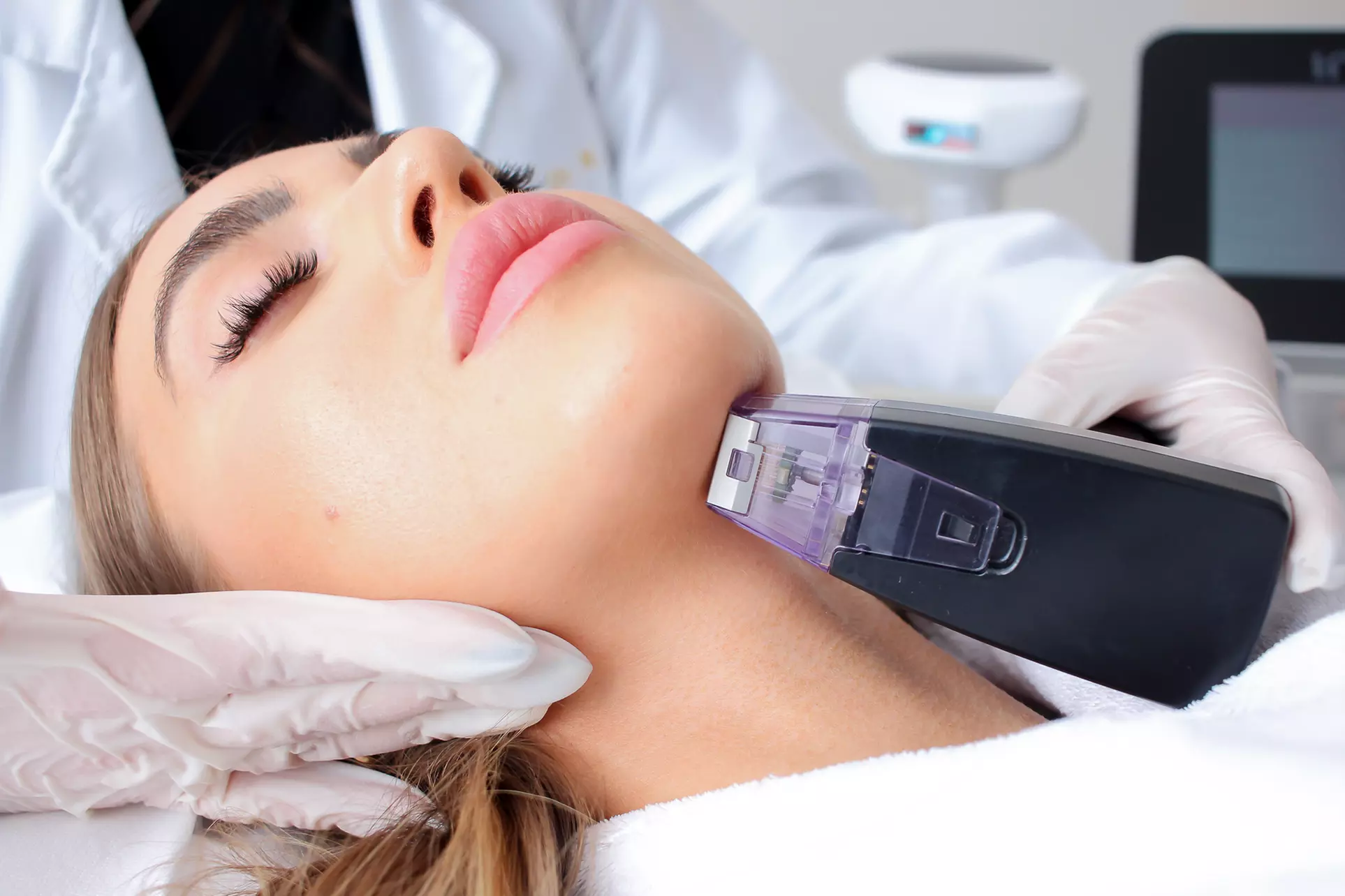 Up to 40% Off on Radio Frequency Skin Tightening at Nshape center - Primary Image