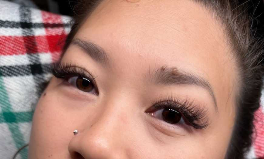Image 2: Unlock Your Glam Game: Stunning Eyelash Extensions Await