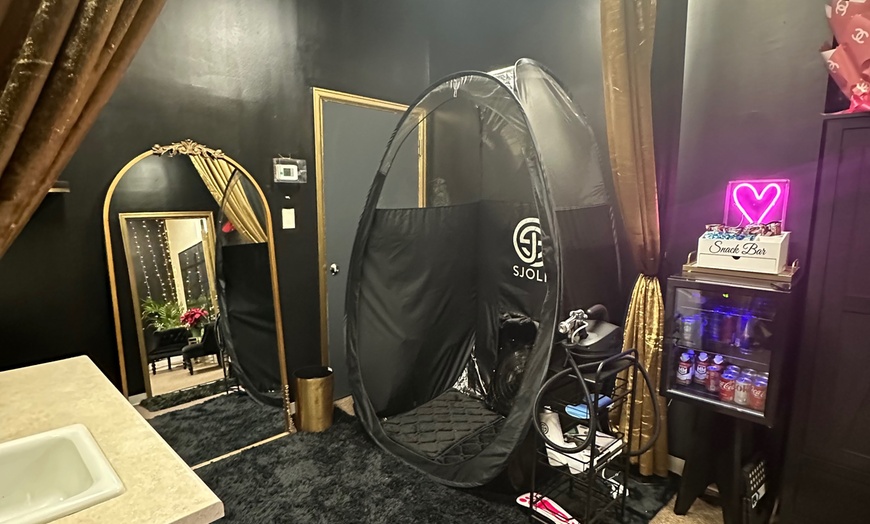 Image 2: Glow Naturally: Flawless Airbrush Spray-Tans for Radiant Skin!