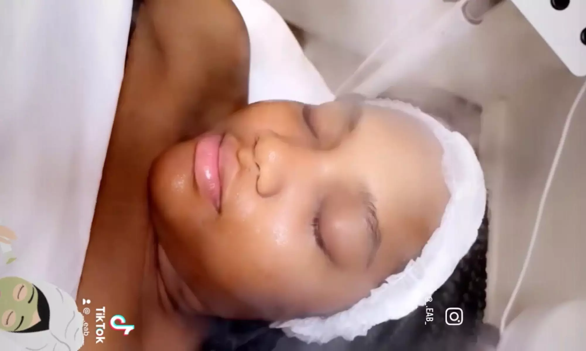 Up to 50% Off on Facial at Elle Aesthetics&Beauté - Primary Image
