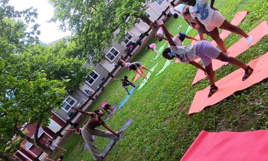 Image 2: 3 or 5 Massages of Your Choice or 3 Assisted Stretching Sessions