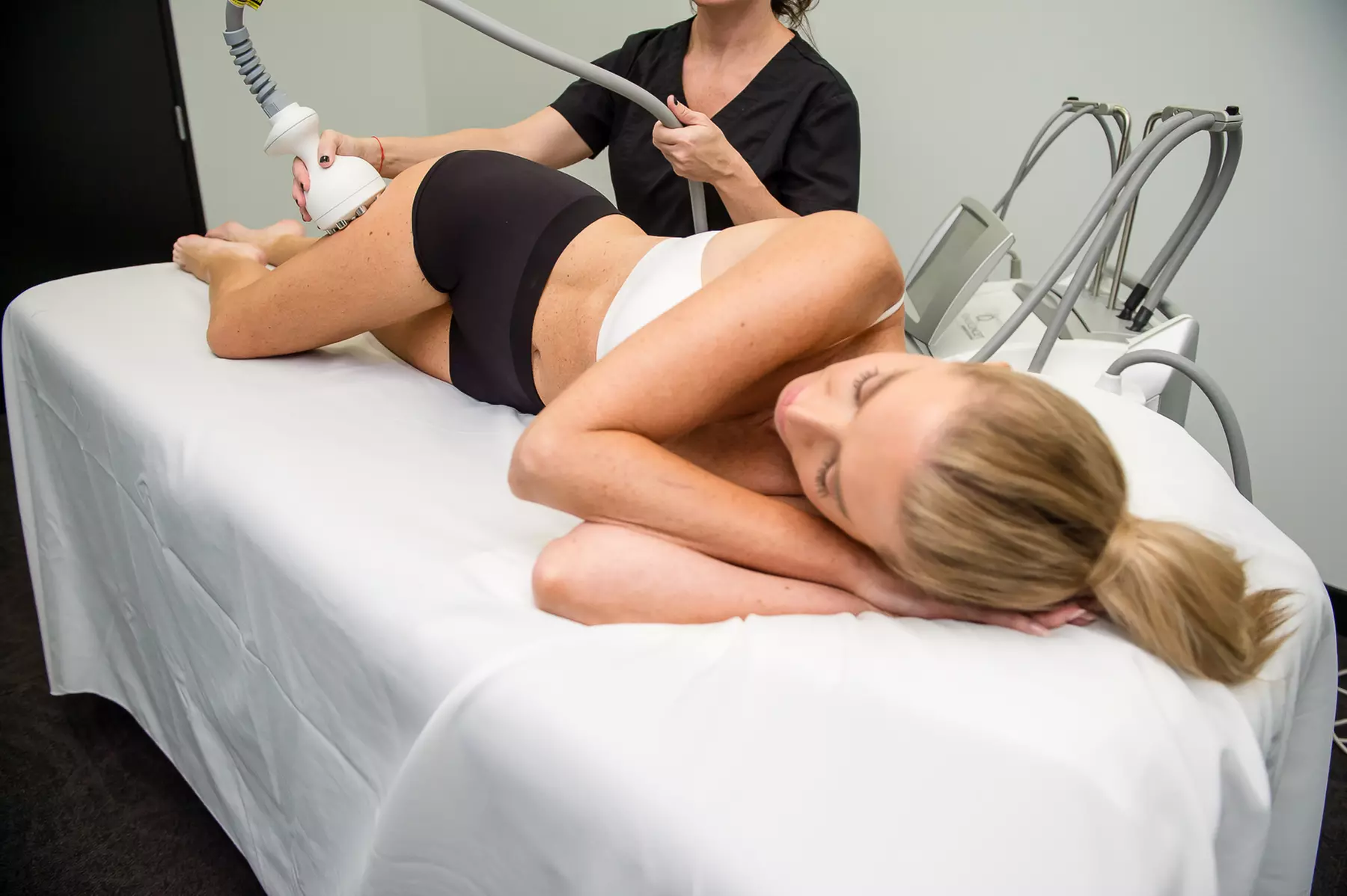 Achieve Defined Curves Effortlessly w/ Body Contouring - Regular -  60% Off  at GoWell Med Spa - Primary Image