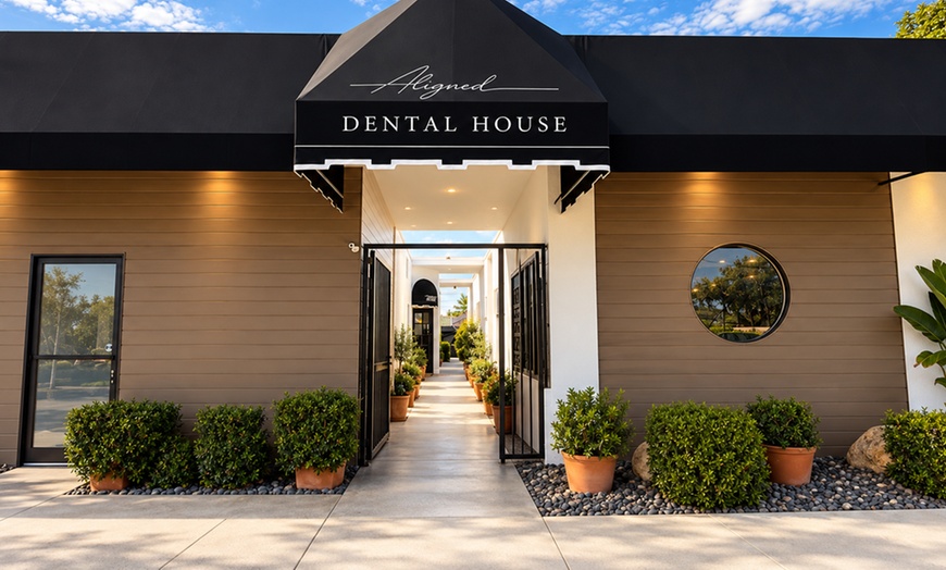Image 3: Up to 60% Off on Dental Checkup at Aligned Dental House