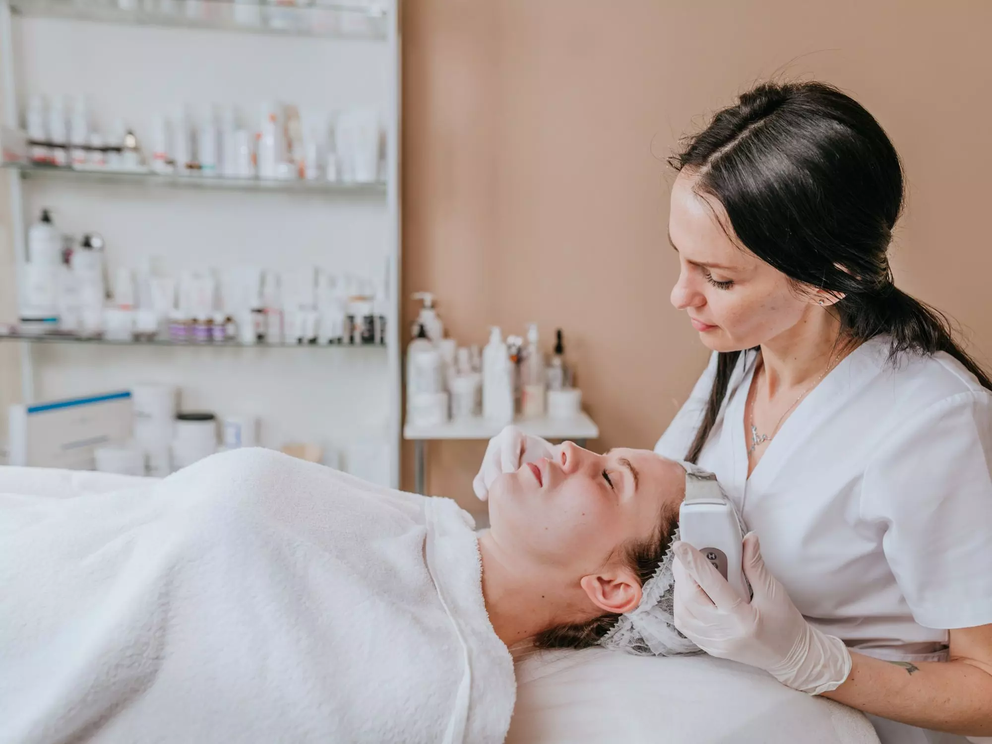 Up to 55% Off on dermaplaning at London Body Centre