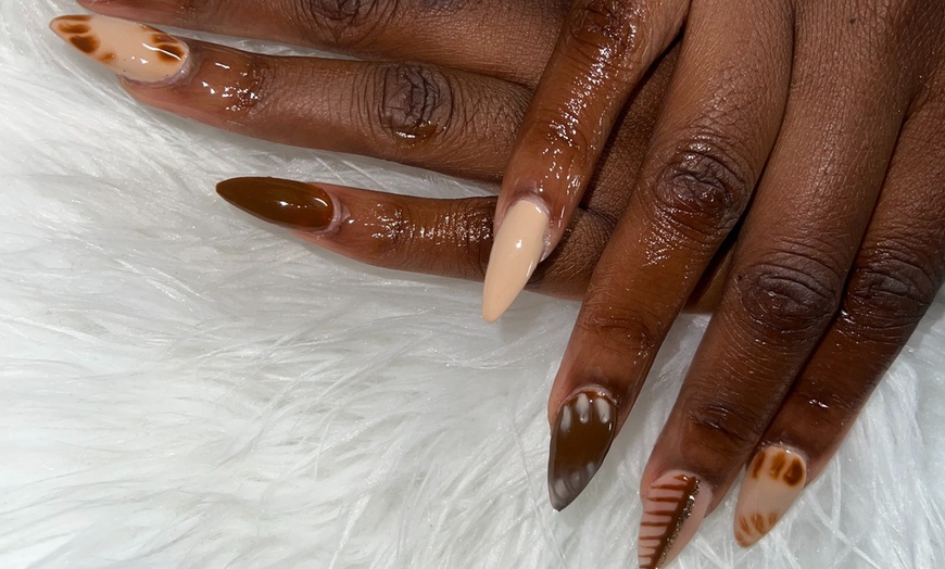 Image 4: Glamorous Acrylic Full Set w/t Nail Art, Jelly Soak Pedicure, & More