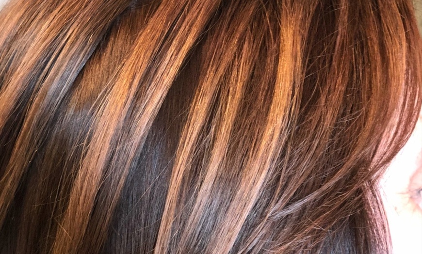 Image 5: Get Haircut, Condition, Blowdry, Highlights, Single Process